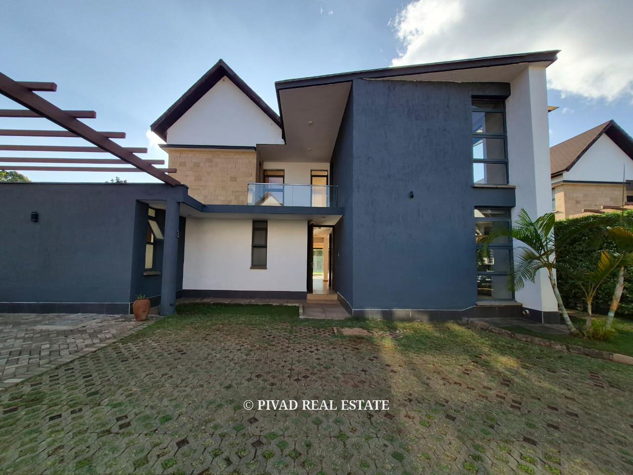4 Bedroom Townhouse Available For Resale in Garden Estate