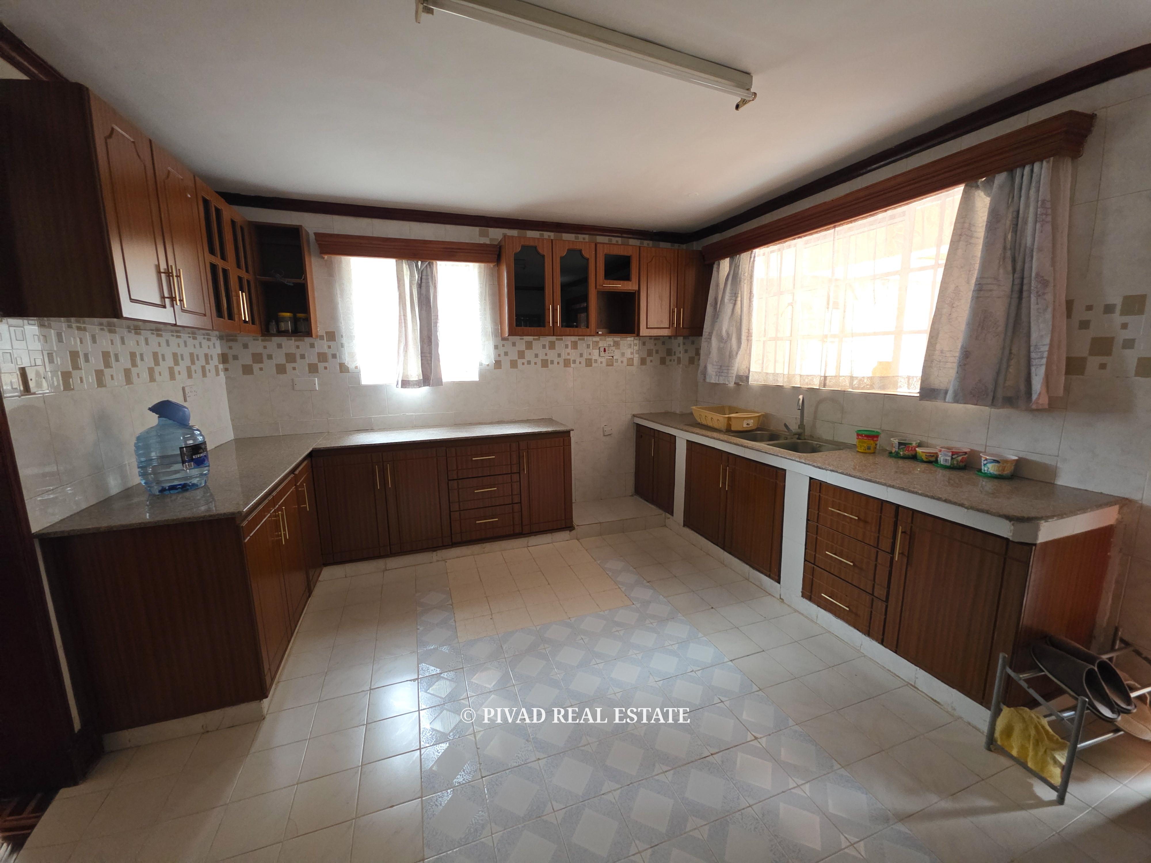 5 Bedroom Home Available for Sale in Runda.