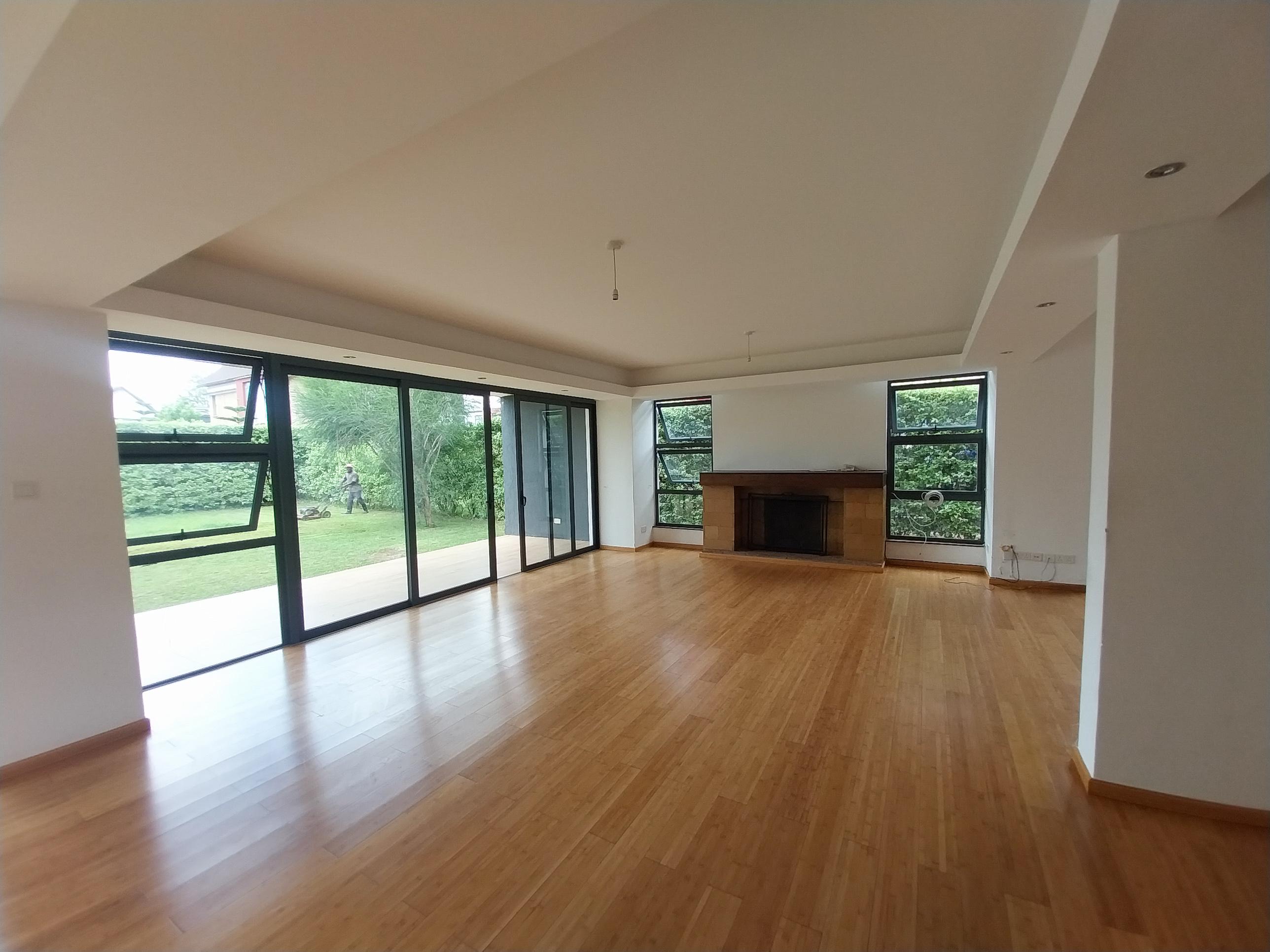 4 Bedroom Townhouse For Resale in Garden Estate