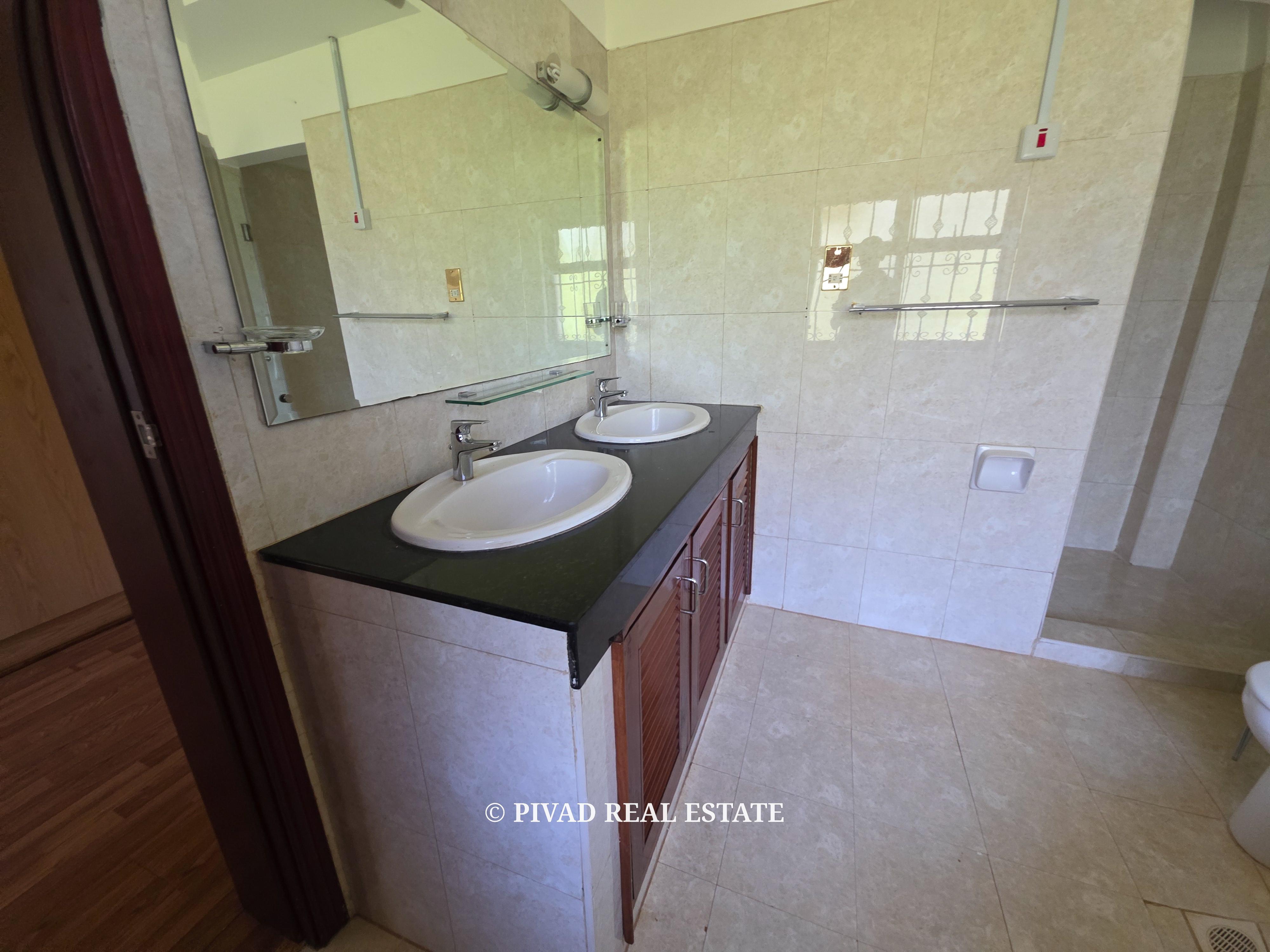 5 Bedroom House Available For Rent - Runda