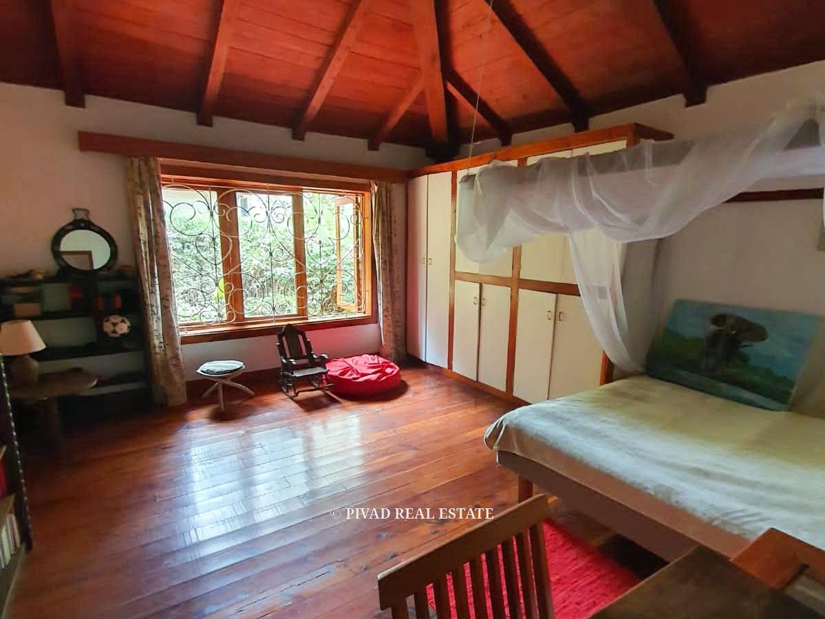 4 Bedroom House Available For Rent in Rosslyn Estate