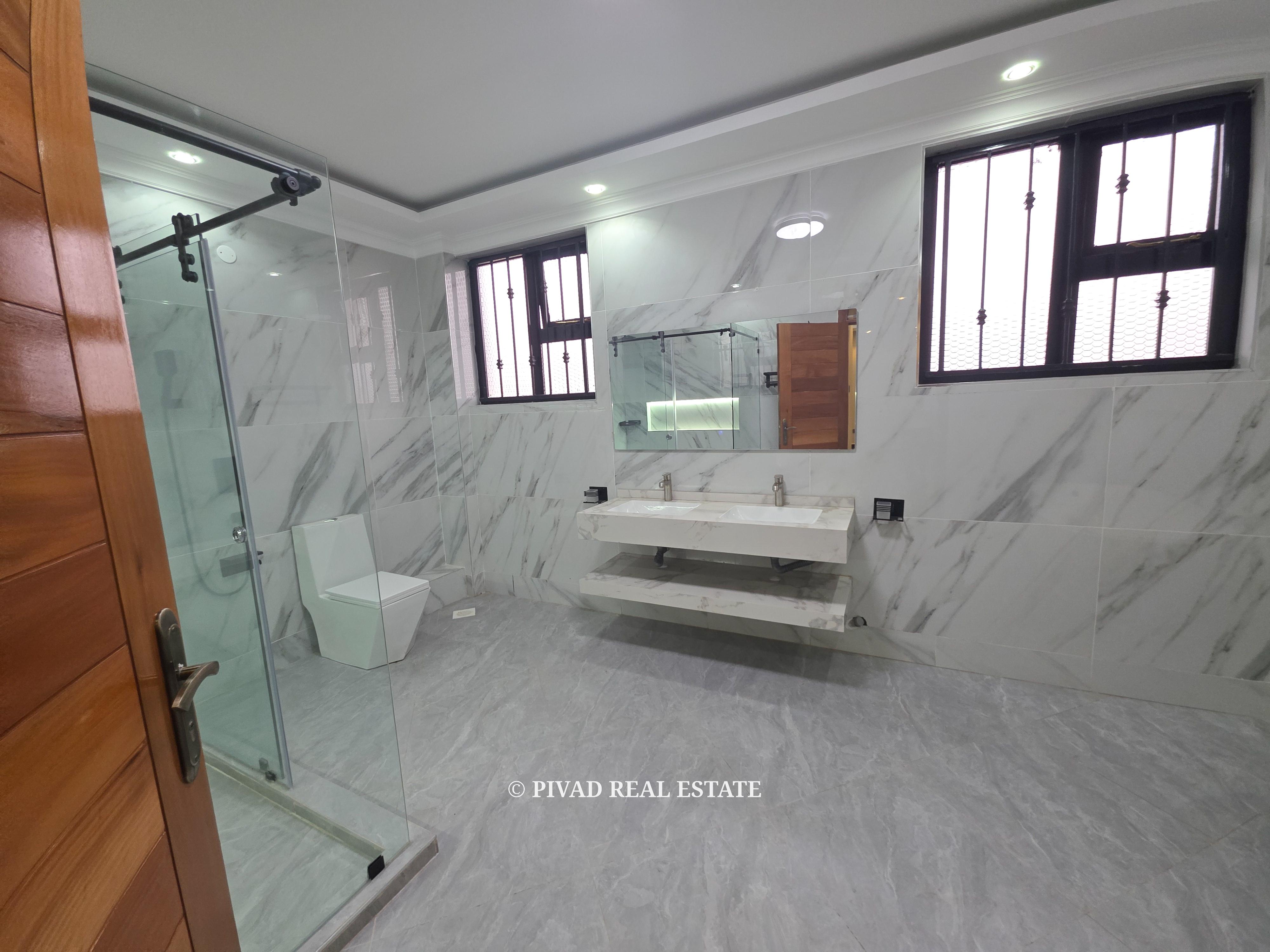 Modern 5 Bedroom Home in New Runda.