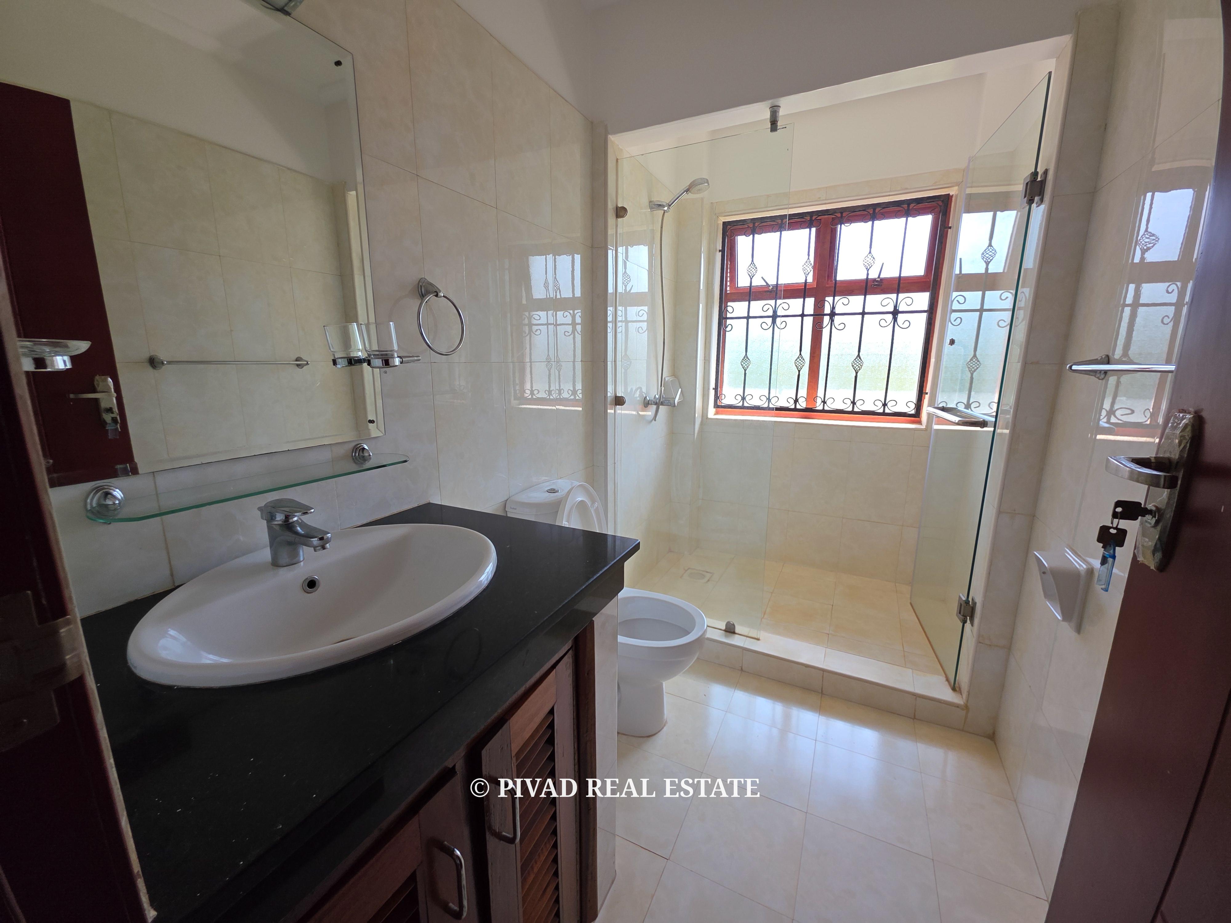 5 Bedroom House Available For Rent - Runda