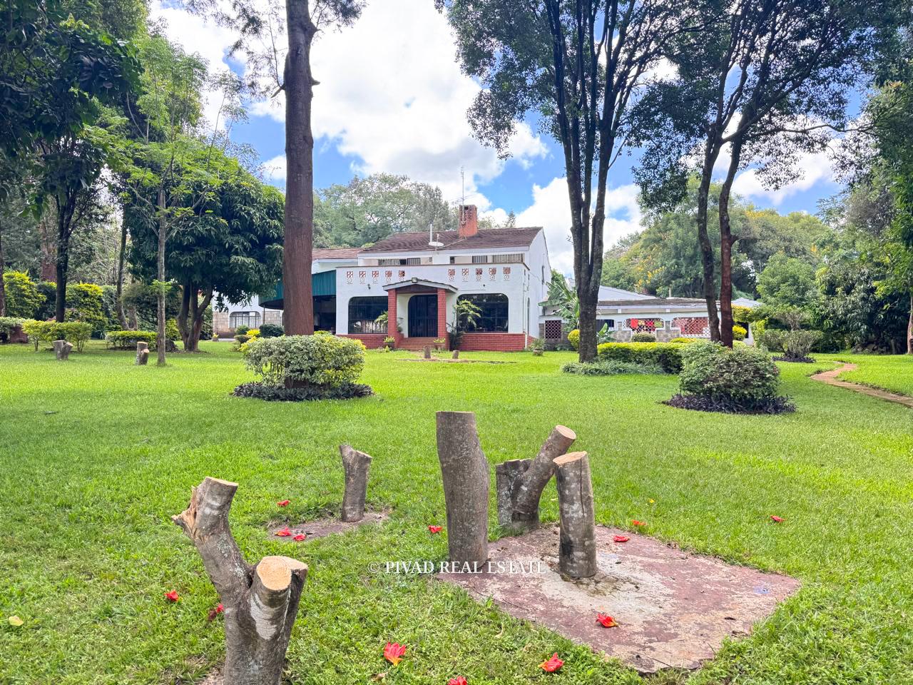 5 bedroom house built on one acre land available for Sale in Runda Mimosa