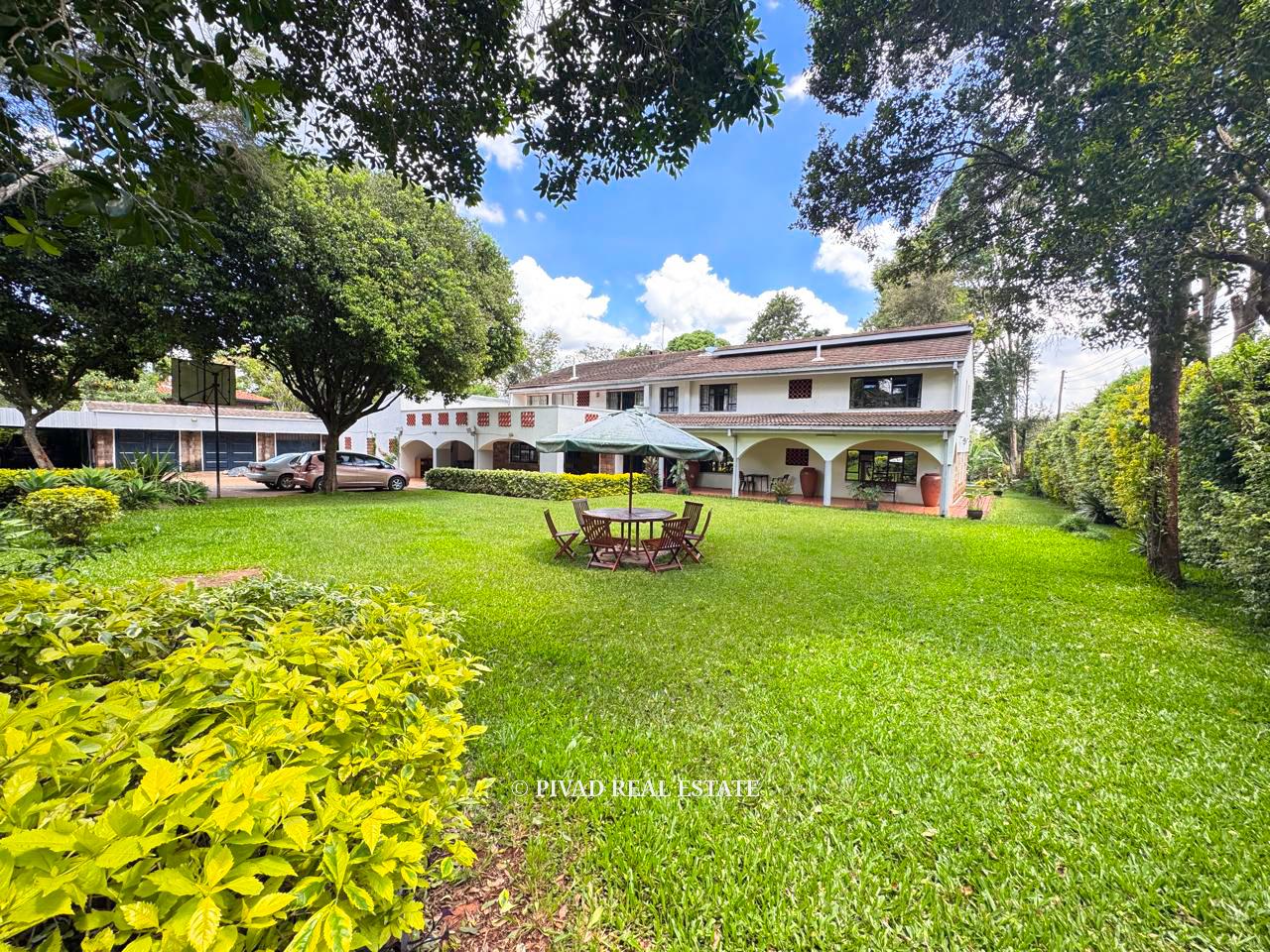 5 bedroom house built on one acre land available for Sale in Runda Mimosa