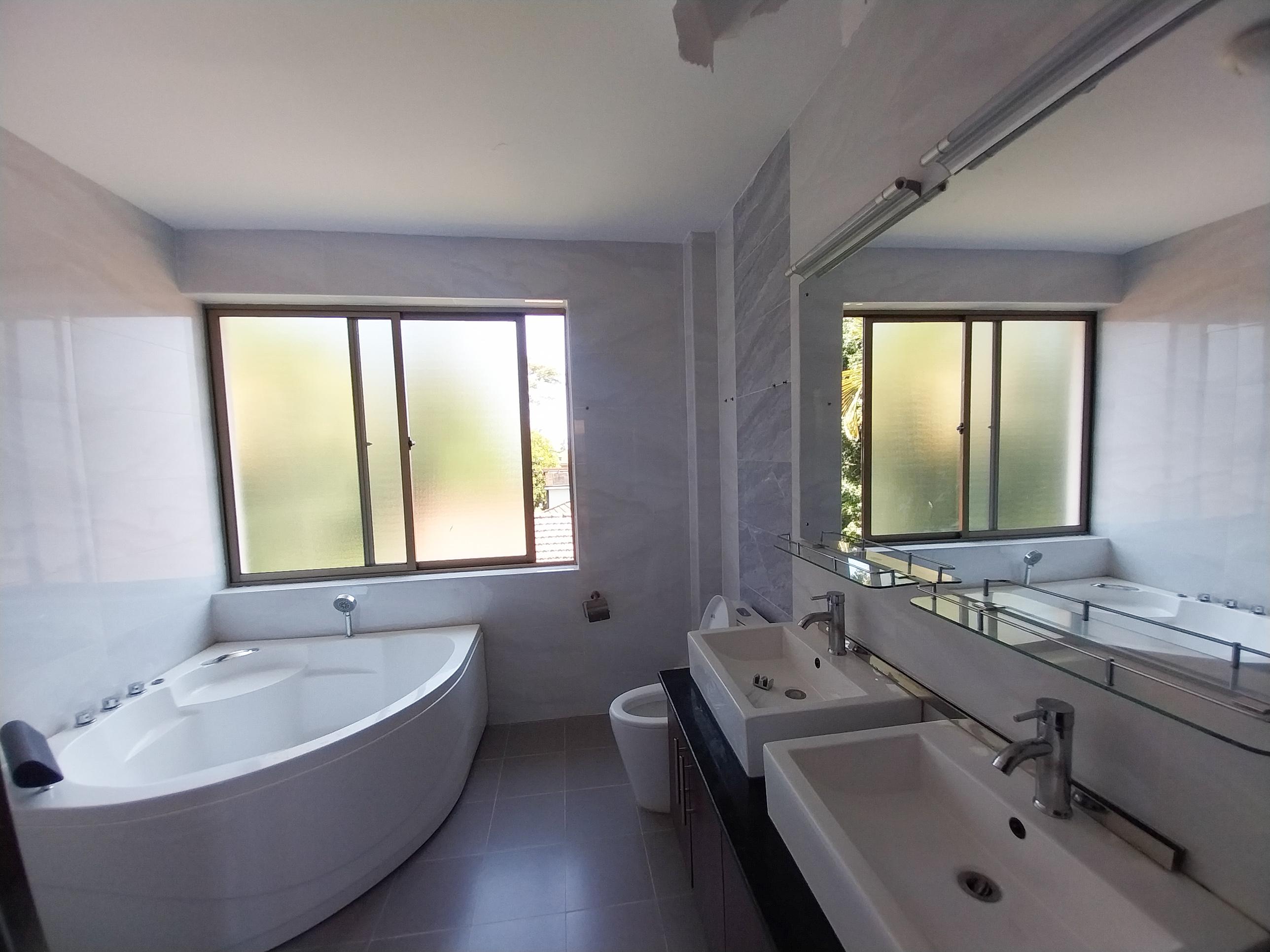 5 Bedroom townhouse Available for Rent in Lavington