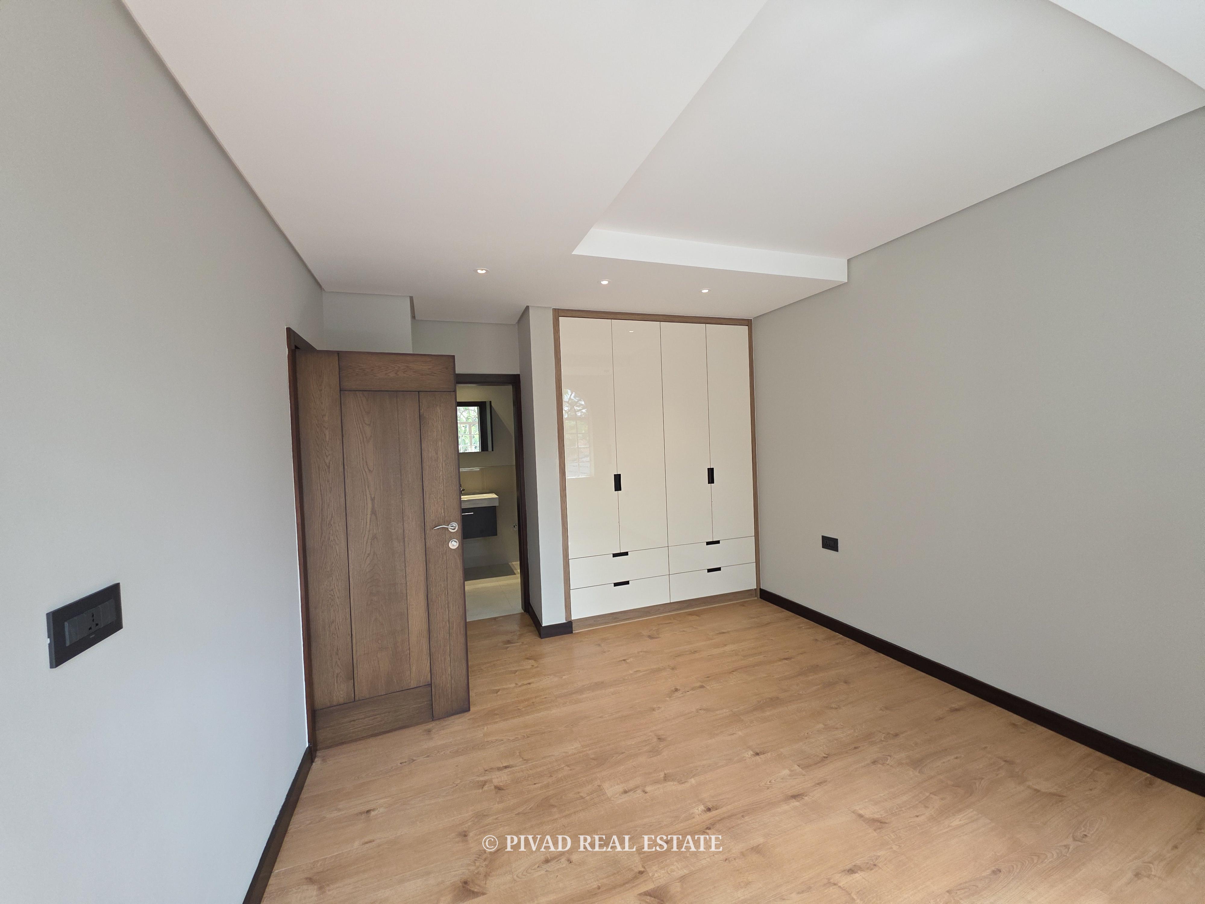 A modern 5 bedroom house available for rent in Runda